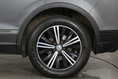 VOLKSWAGEN TIGUAN SE NAV TSI - 5906 - 63