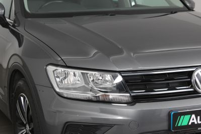 VOLKSWAGEN TIGUAN SE NAV TSI - 5906 - 54