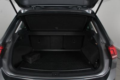 VOLKSWAGEN TIGUAN SE NAV TSI - 5906 - 58