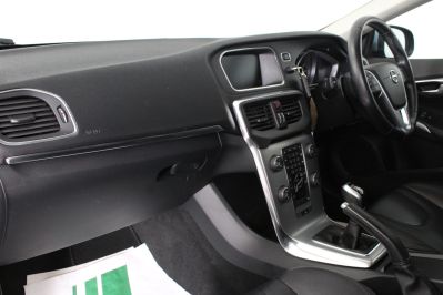 VOLVO V40 T3 MOMENTUM NAV PLUS - 5969 - 31