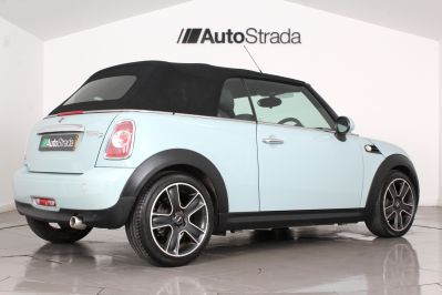 MINI CONVERTIBLE COOPER D - 5966 - 24