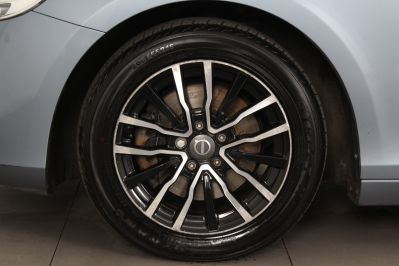 VOLVO V40 T3 MOMENTUM NAV PLUS - 5969 - 40