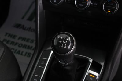 VOLKSWAGEN TIGUAN SE NAV TSI - 5906 - 31
