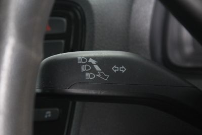 VOLKSWAGEN UP TAKE UP - 5929 - 18