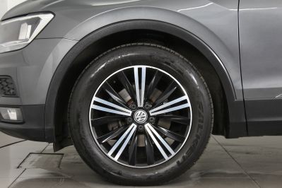 VOLKSWAGEN TIGUAN SE NAV TSI - 5906 - 62