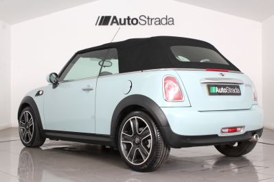 MINI CONVERTIBLE COOPER D - 5966 - 22