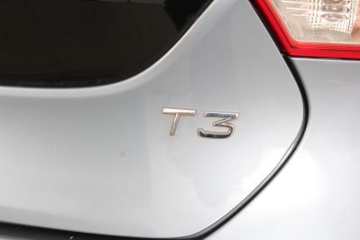 VOLVO V40 T3 MOMENTUM NAV PLUS - 5969 - 27