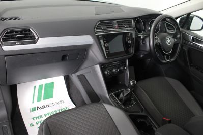 VOLKSWAGEN TIGUAN SE NAV TSI - 5906 - 40