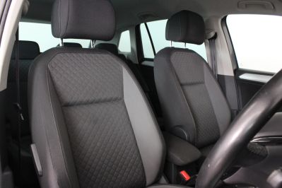 VOLKSWAGEN TIGUAN SE NAV TSI - 5906 - 43