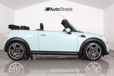 MINI CONVERTIBLE COOPER D - 5966 - 5