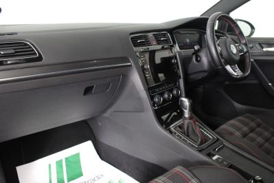 VOLKSWAGEN GOLF GTI PERFORMANCE TSI DSG - 5917 - 47