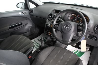 VAUXHALL CORSA BLACK EDITION - 5915 - 2