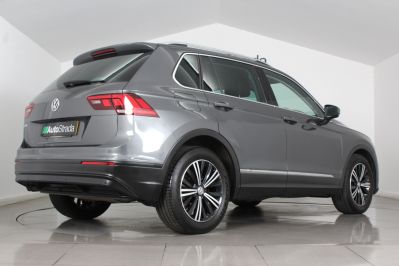VOLKSWAGEN TIGUAN SE NAV TSI - 5906 - 17