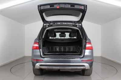 MERCEDES M-CLASS ML350 BLUETEC AMG SPORT - 5956 - 15