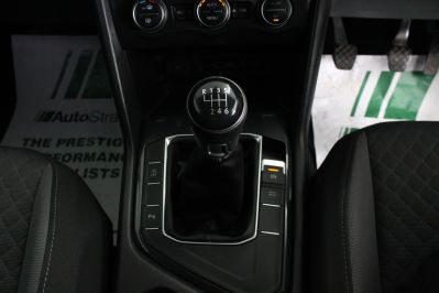 VOLKSWAGEN TIGUAN SE NAV TSI - 5906 - 39