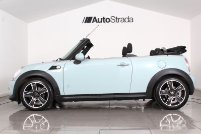 MINI CONVERTIBLE COOPER D - 5966 - 6