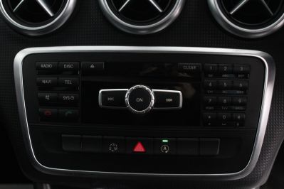 MERCEDES A-CLASS A180 CDI BLUEEFFICIENCY SE - 5913 - 27