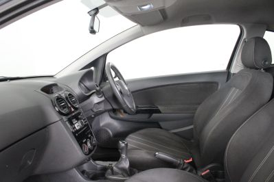 VAUXHALL CORSA BLACK EDITION - 5915 - 33