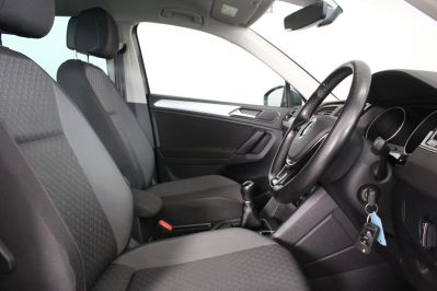 VOLKSWAGEN TIGUAN SE NAV TSI - 5906 - 44
