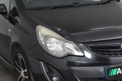 VAUXHALL CORSA BLACK EDITION - 5915 - 40